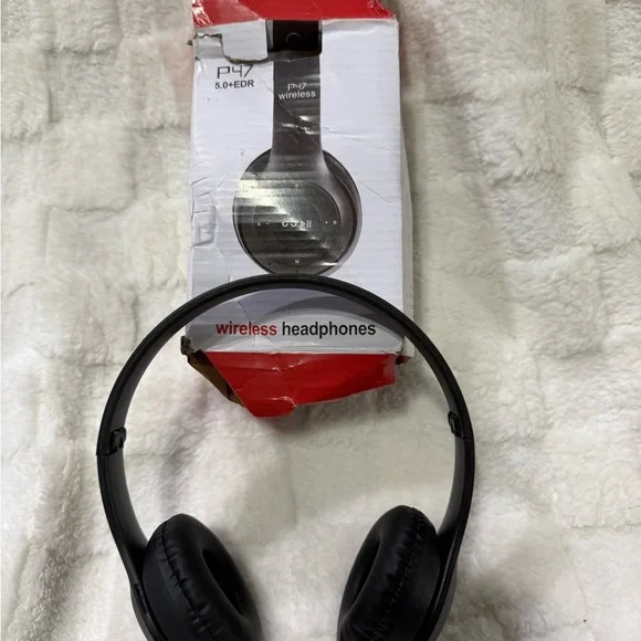 Black Wireless Headphones - Picture 1 of 3